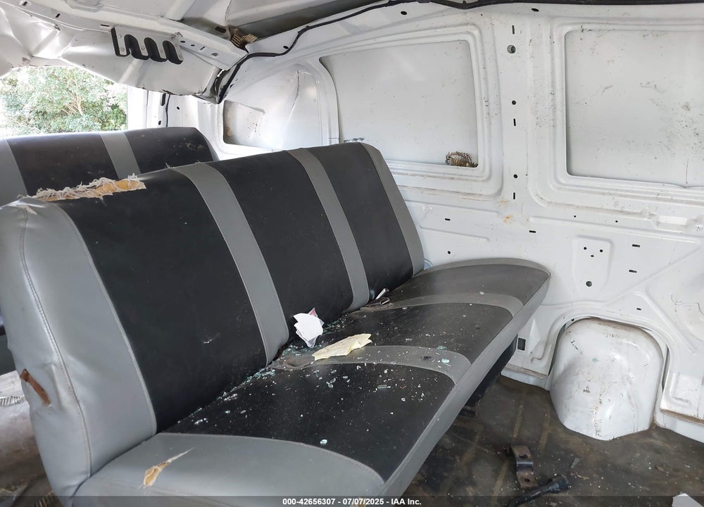 2005 FORD E-350 SUPER DUTY COMMERCIAL/RECREATIONAL VIN: 1FTSE34S75HB42930
