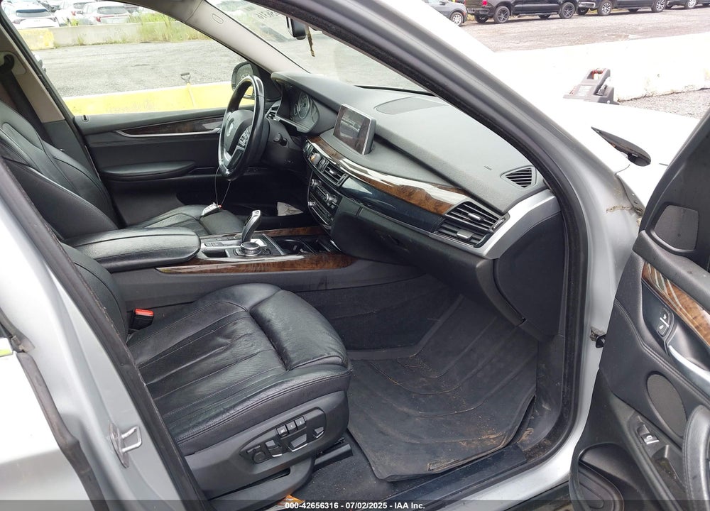 2015 BMW X5 VIN: 5UXKR6C52F0J76581
