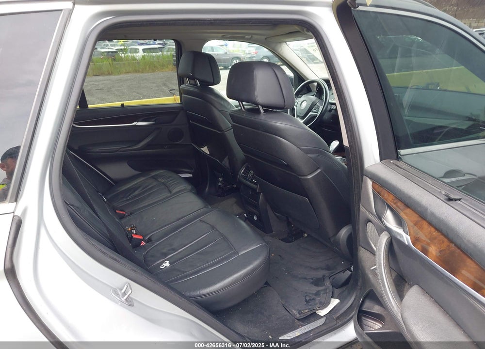 2015 BMW X5 VIN: 5UXKR6C52F0J76581