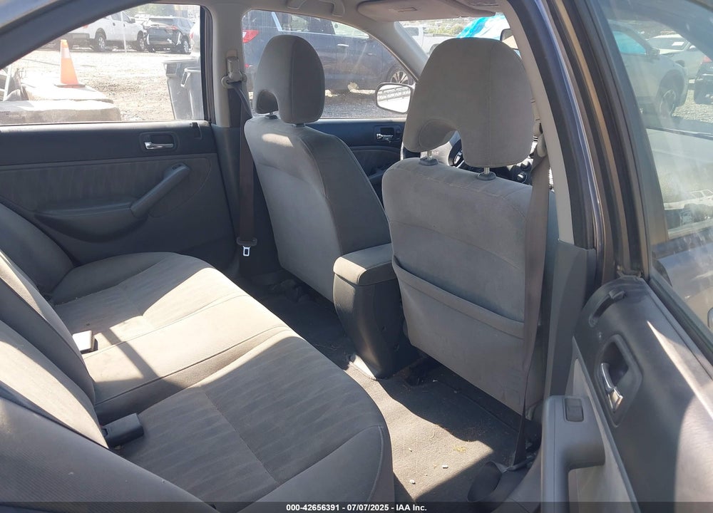 2005 HONDA CIVIC LX VIN: 2HGES16525H560700