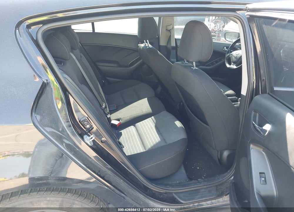 2015 KIA FORTE VIN: KNAFX5A85F5372305