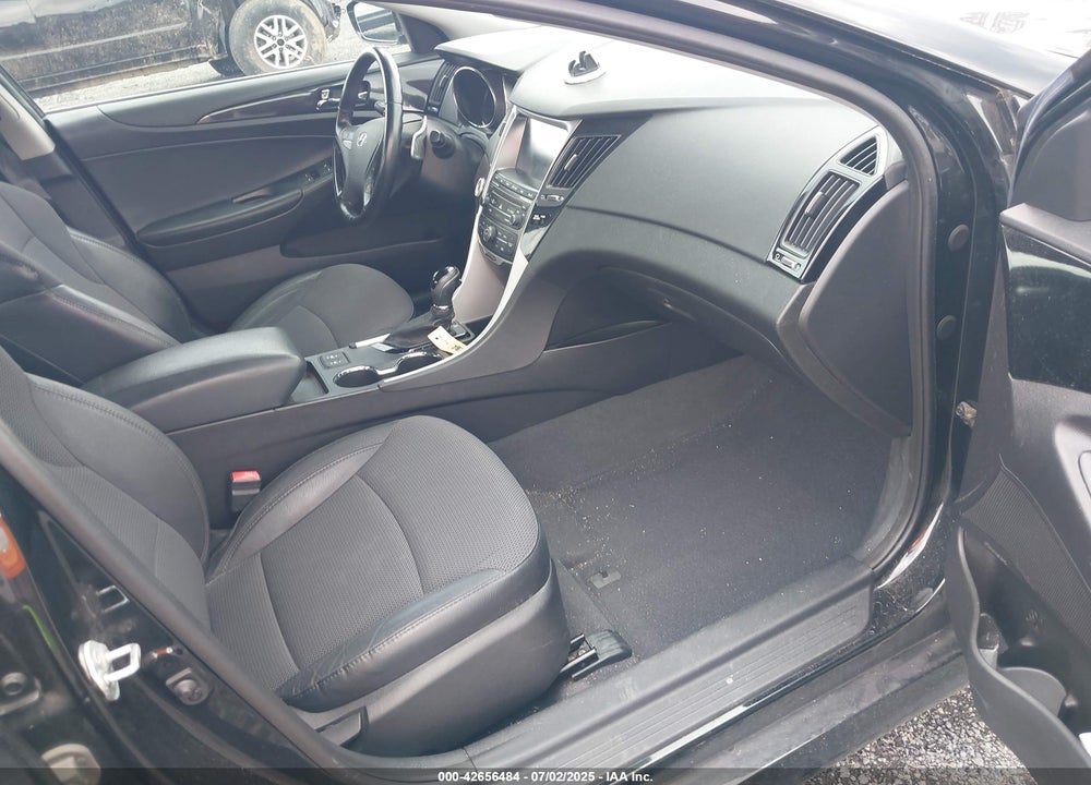 2014 HYUNDAI SONATA VIN: 5NPEC4AC4EH946111