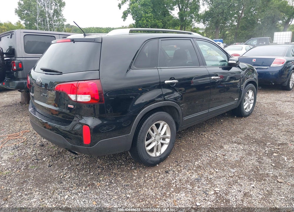 2015 KIA SORENTO VIN: 5XYKTCA61FG592404