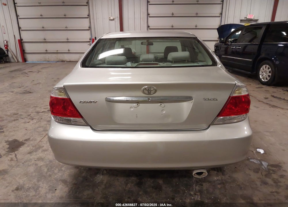 2005 TOYOTA CAMRY VIN: 4T1BF32K85U590239