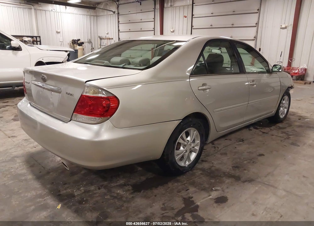 2005 TOYOTA CAMRY VIN: 4T1BF32K85U590239