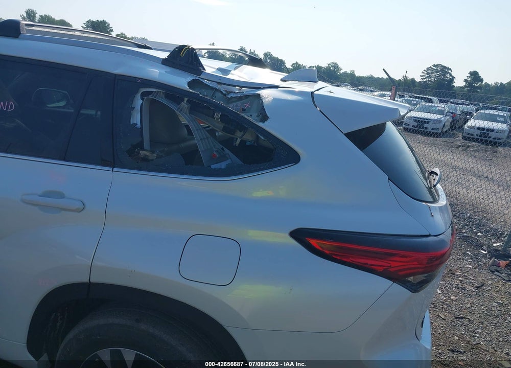 2022 TOYOTA HIGHLANDER VIN: 5TDHZRBH6NS172134