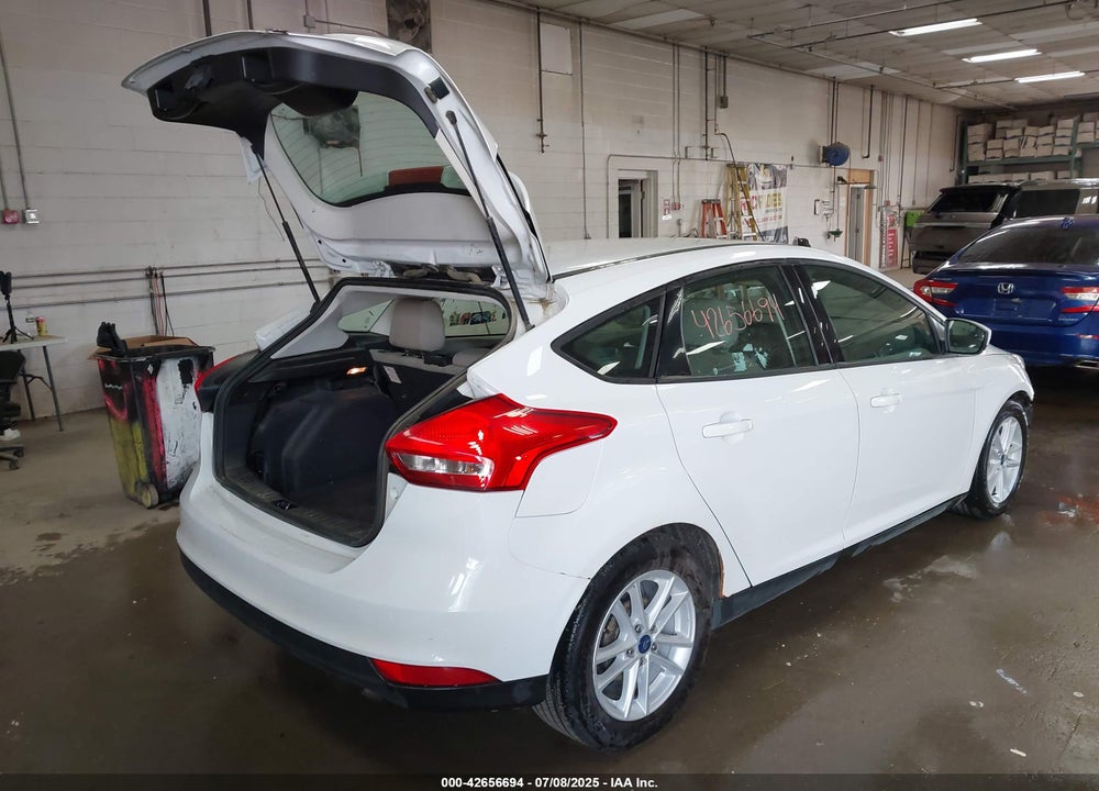 2018 FORD FOCUS SE VIN: 1FADP3K22JL237026