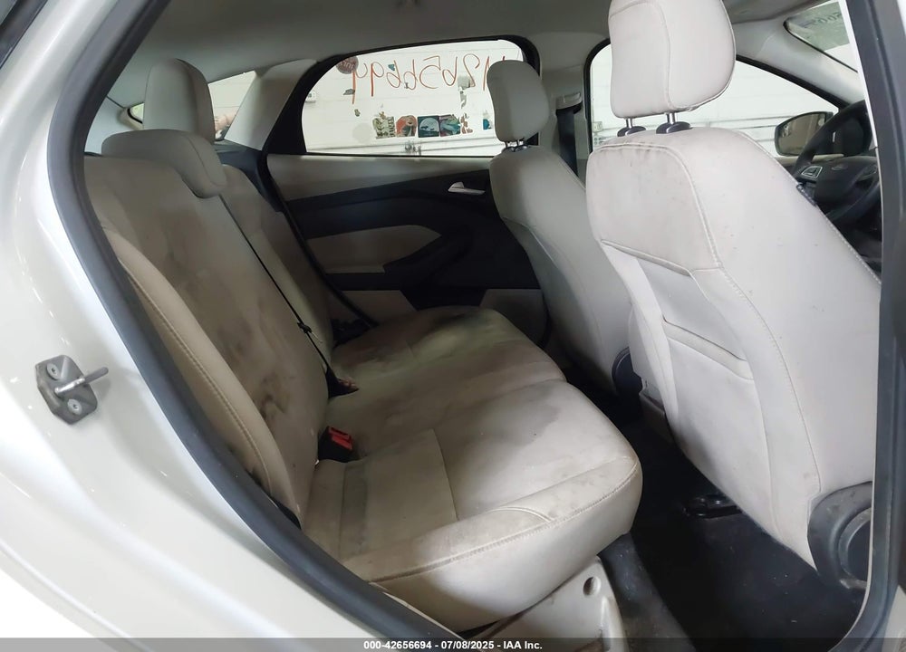 2018 FORD FOCUS SE VIN: 1FADP3K22JL237026