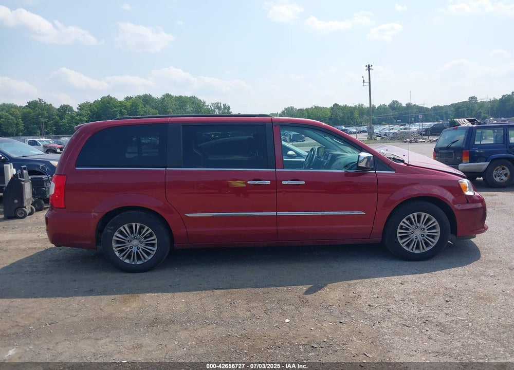 2016 CHRYSLER TOWN & COUNTRY TOURING-L ANNIVERSARY EDITION VIN: 2C4RC1CG2GR208152