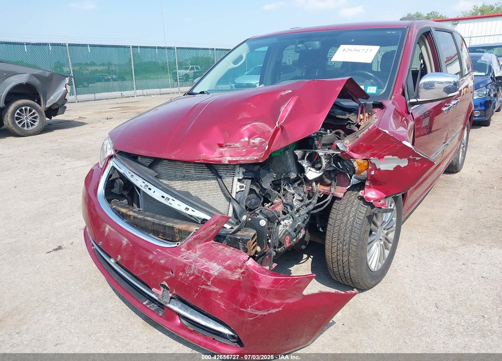 2016 CHRYSLER TOWN & COUNTRY TOURING-L ANNIVERSARY EDITION VIN: 2C4RC1CG2GR208152