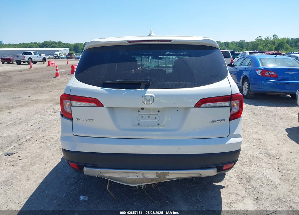 2021 HONDA PILOT VIN: 5FNYF6H51MB058615