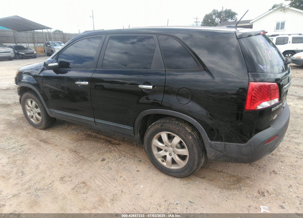2011 KIA SORENTO LX VIN: 5XYKT3A17BG156123