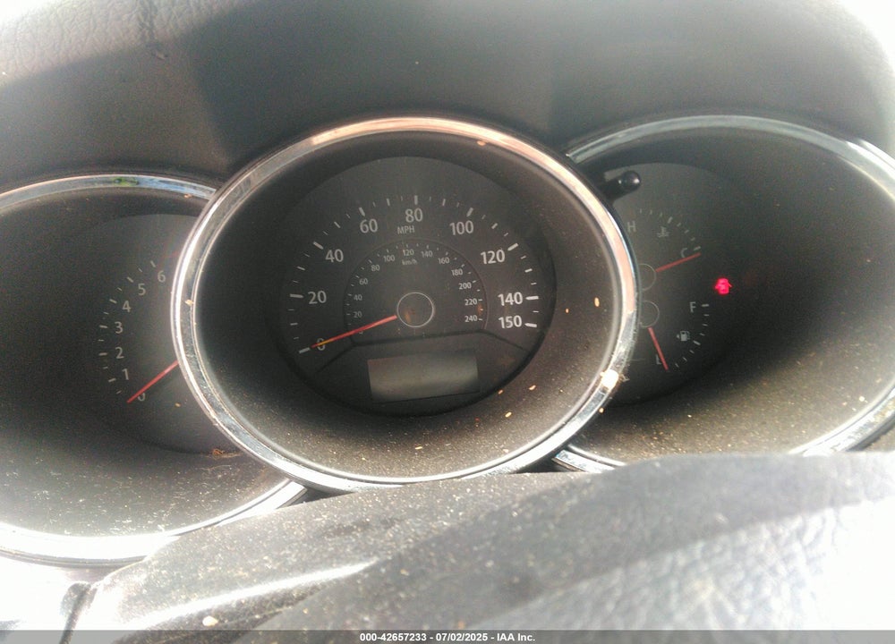 2011 KIA SORENTO LX VIN: 5XYKT3A17BG156123