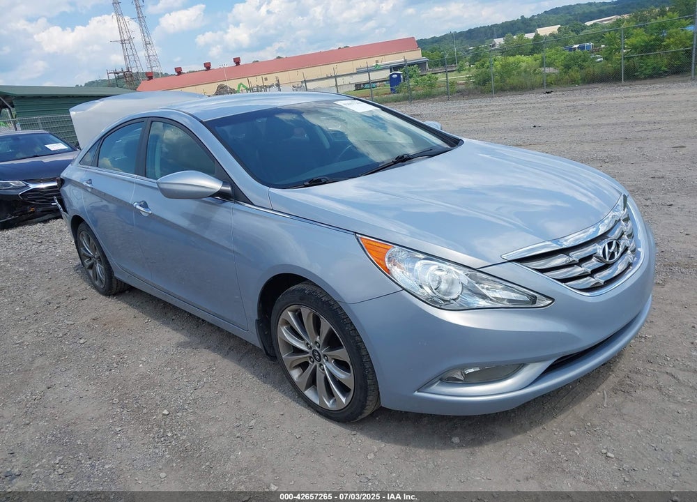 2011 HYUNDAI SONATA SE VIN: 5NPEC4AC3BH138568