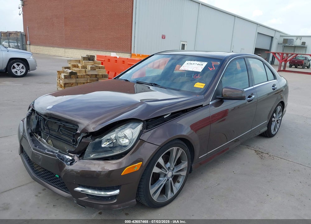 2013 MERCEDES-BENZ C CLASS VIN: WDDGF4HB7DR242463