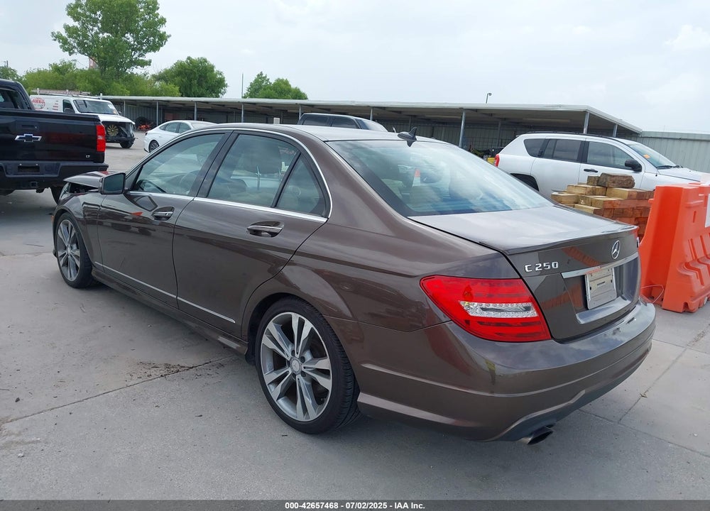2013 MERCEDES-BENZ C CLASS VIN: WDDGF4HB7DR242463