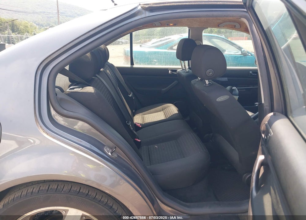 2004 VOLKSWAGEN JETTA GL TDI VIN: 3VWRR69M04M128597