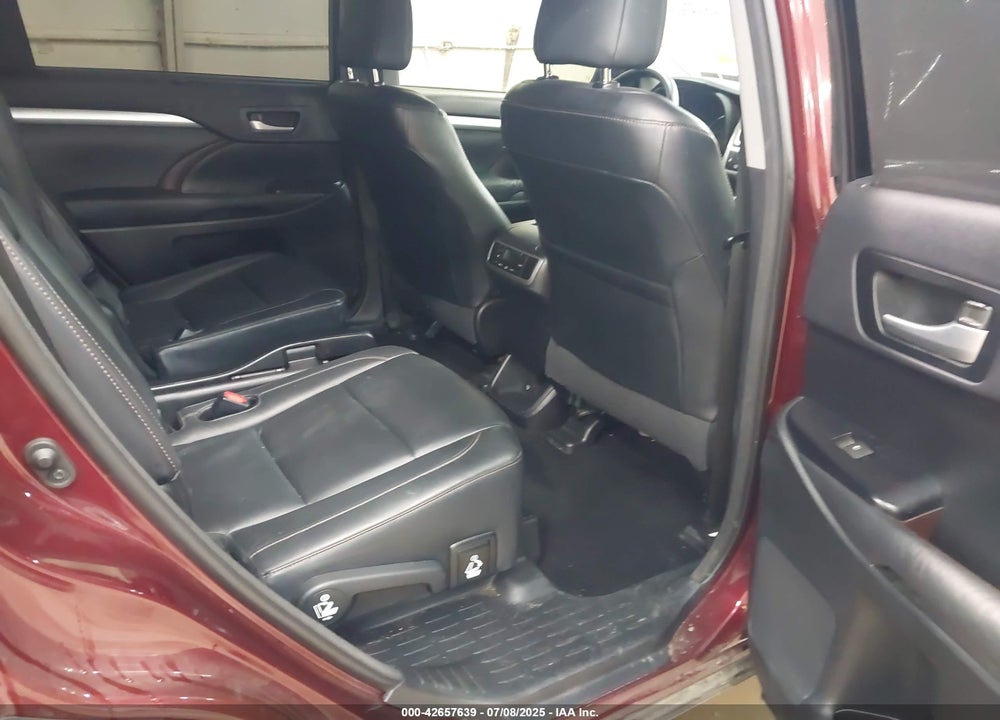 2015 TOYOTA HIGHLANDER XLE V6 VIN: 5TDKKRFH0FS049497