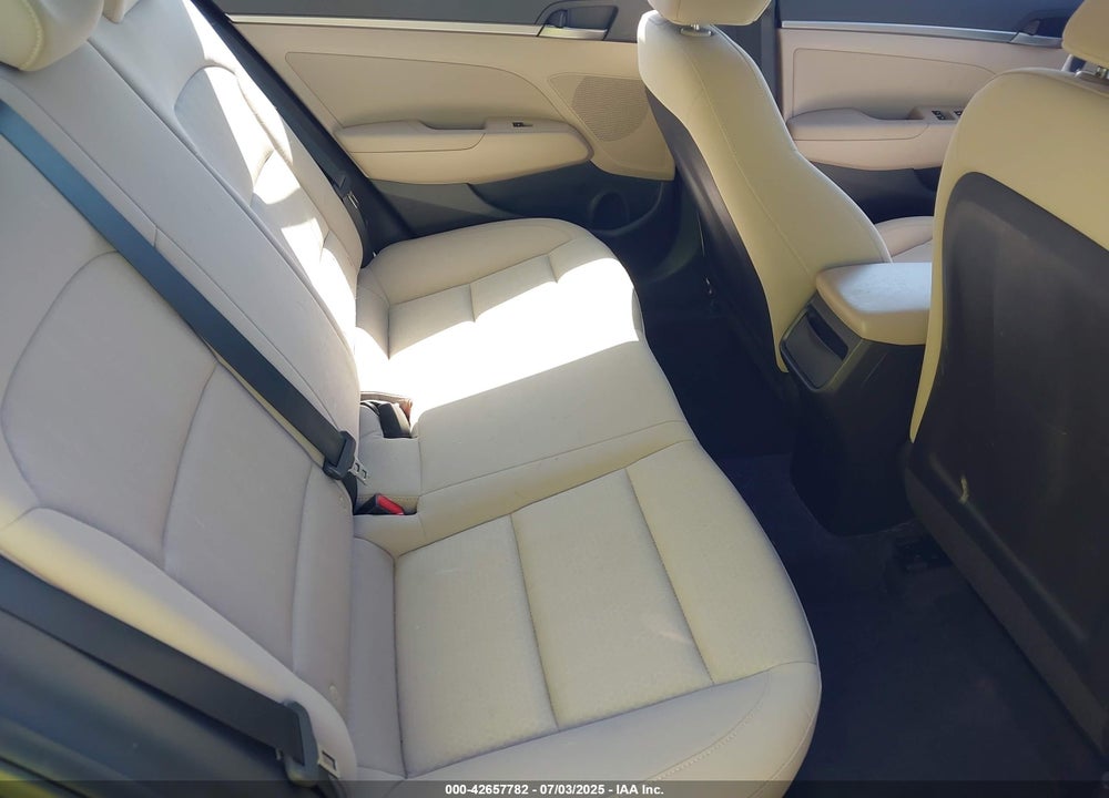 2018 HYUNDAI ELANTRA VIN: KMHD84LF0JU645996