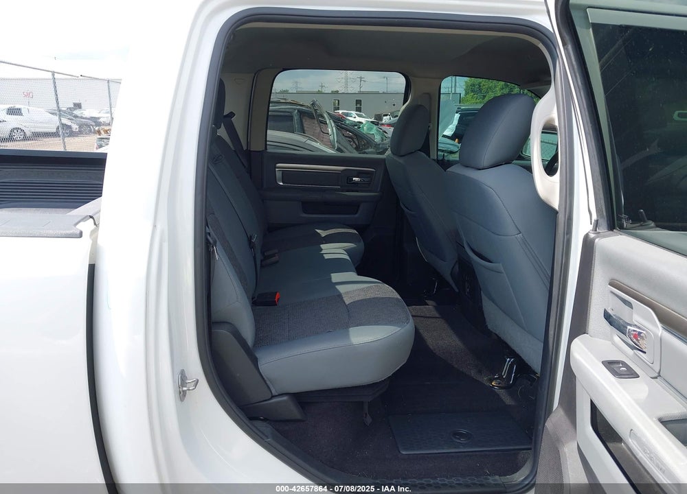 2017 RAM 1500 VIN: 3C6RR7LT1HG729084