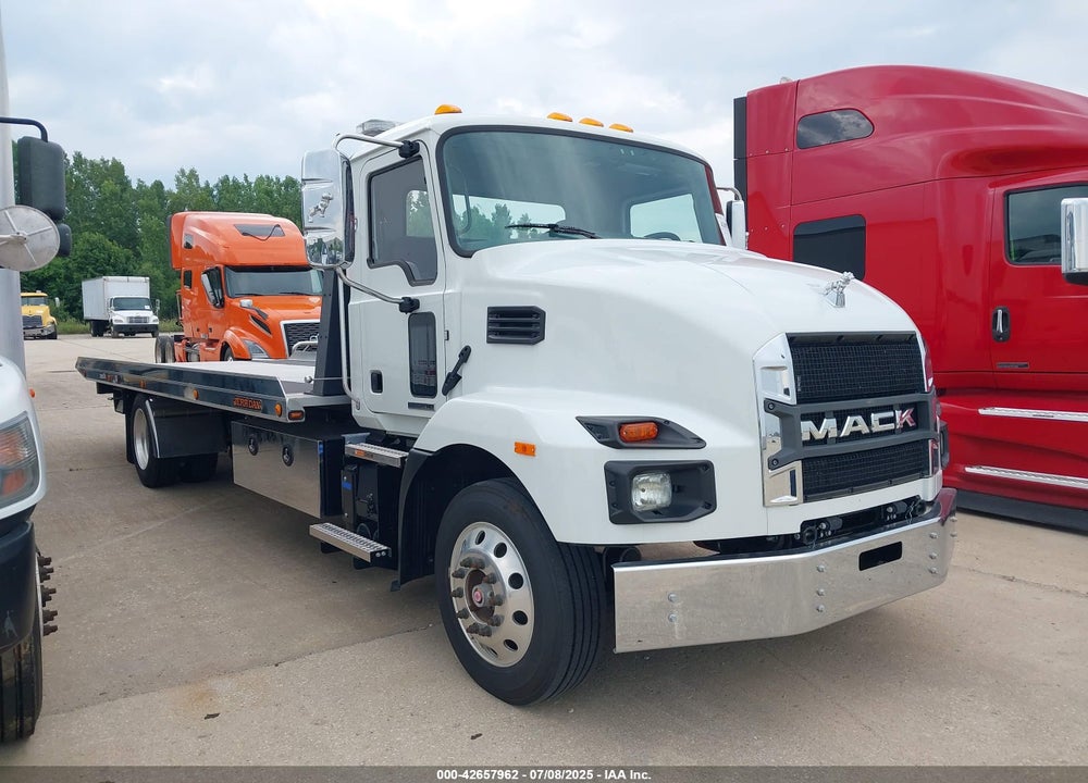 2024 MACK MD VIN: 1M2MDBAA1RS011997