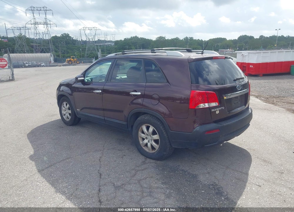 2011 KIA SORENTO VIN: 5XYKTDA26BG165875