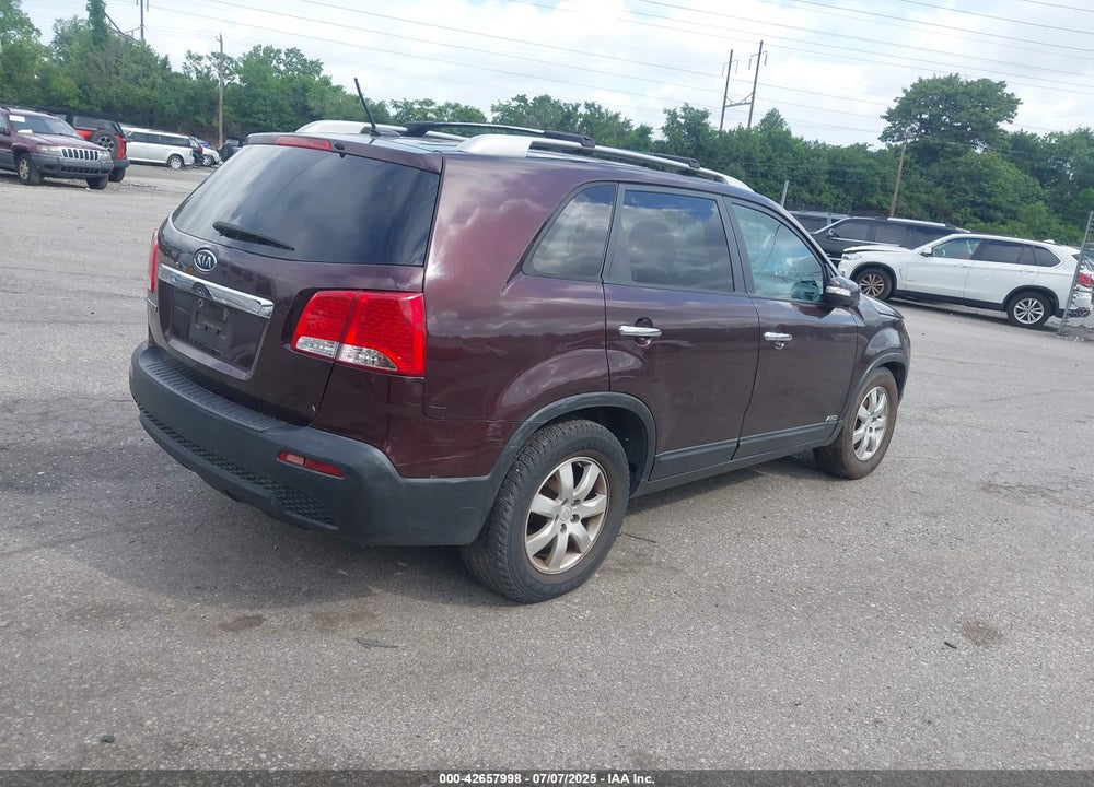 2011 KIA SORENTO VIN: 5XYKTDA26BG165875