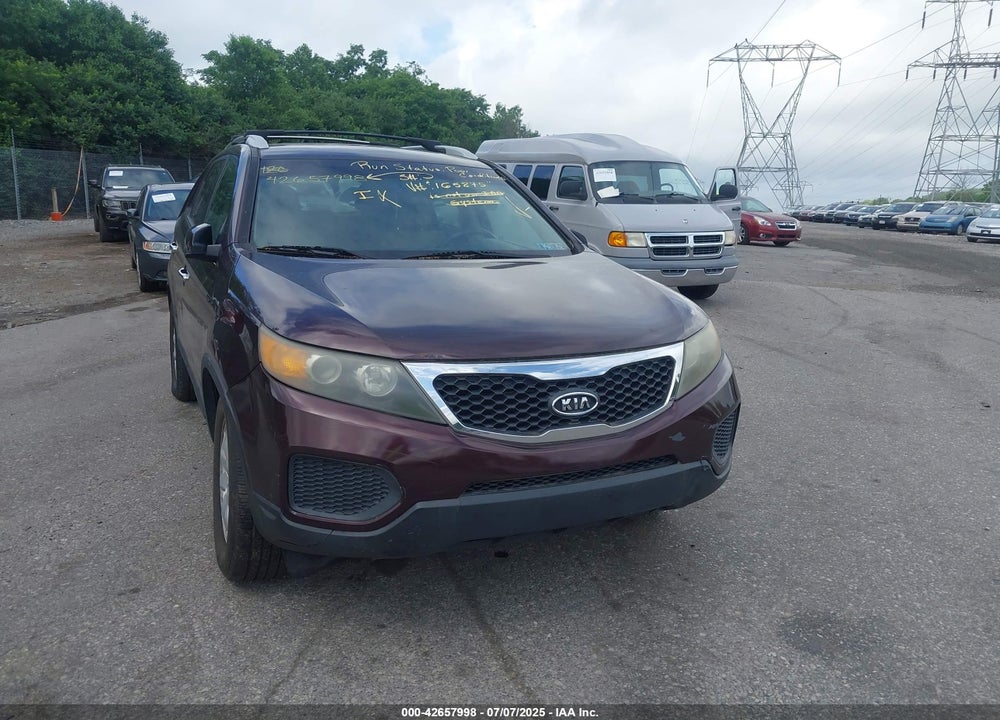 2011 KIA SORENTO VIN: 5XYKTDA26BG165875