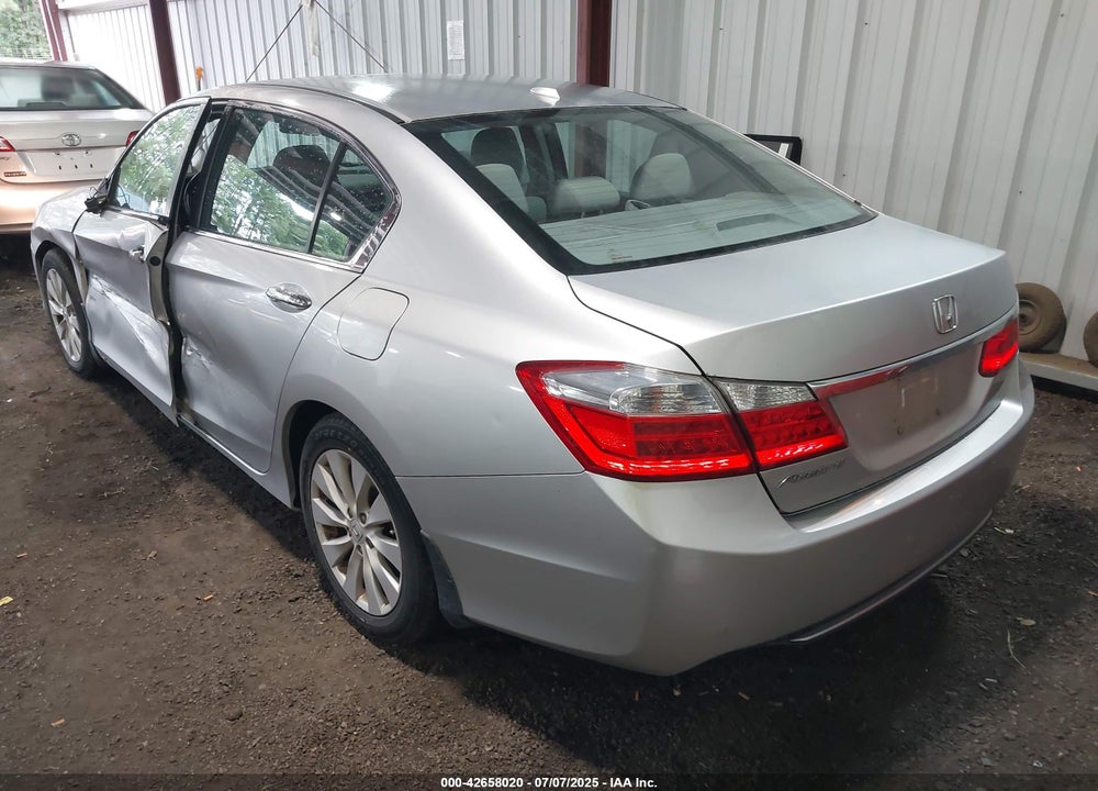 2015 HONDA ACCORD VIN: 1HGCR2F8XFA033815