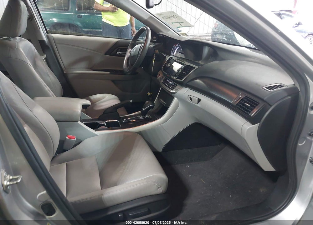 2015 HONDA ACCORD VIN: 1HGCR2F8XFA033815
