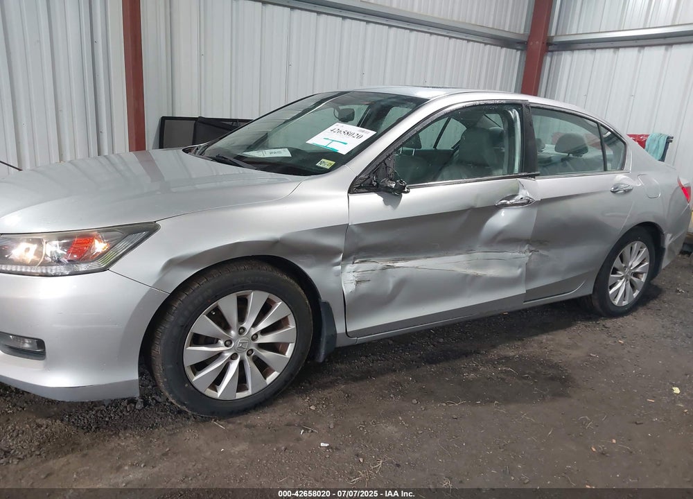 2015 HONDA ACCORD VIN: 1HGCR2F8XFA033815