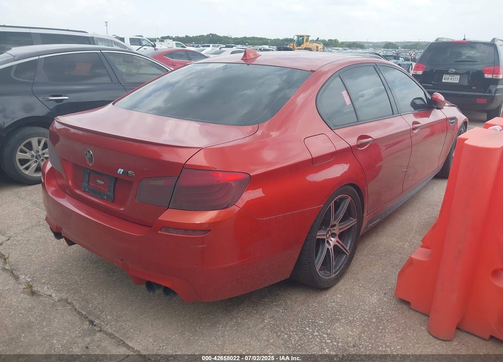 2015 BMW M5 VIN: WBSFV9C54FD594268
