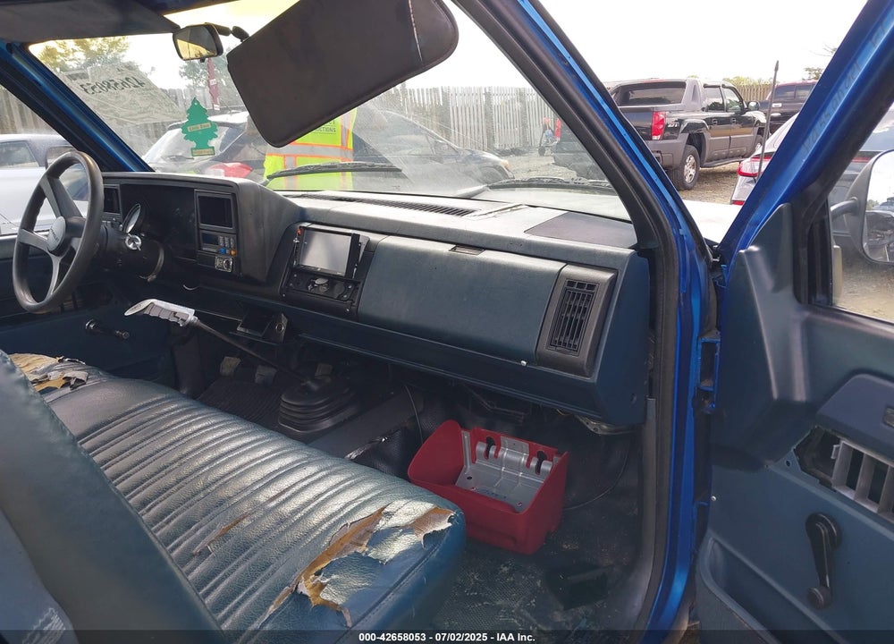 1991 CHEVROLET GMT-400 C2500 VIN: 1GCFC24K6MZ147174