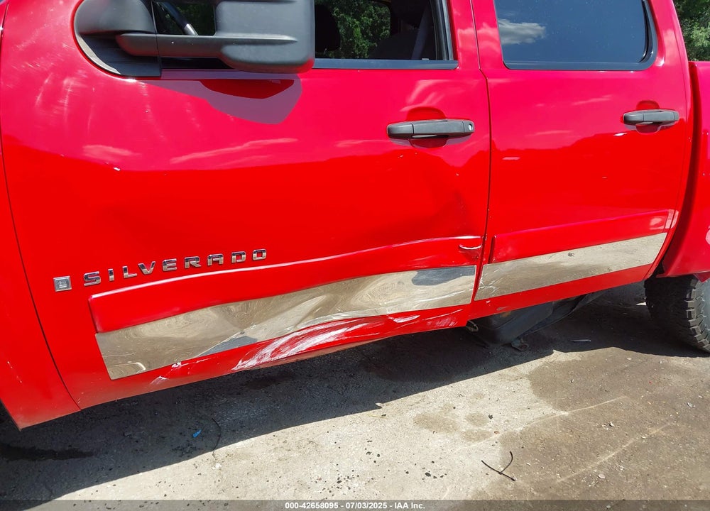 2008 CHEVROLET SILVERADO 1500 LT1 VIN: 2GCEK133981296390