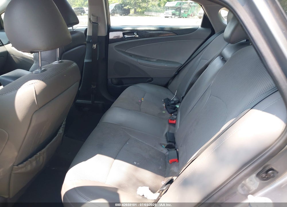 2014 HYUNDAI SONATA SE 2.0T VIN: 5NPEC4AB2EH928214