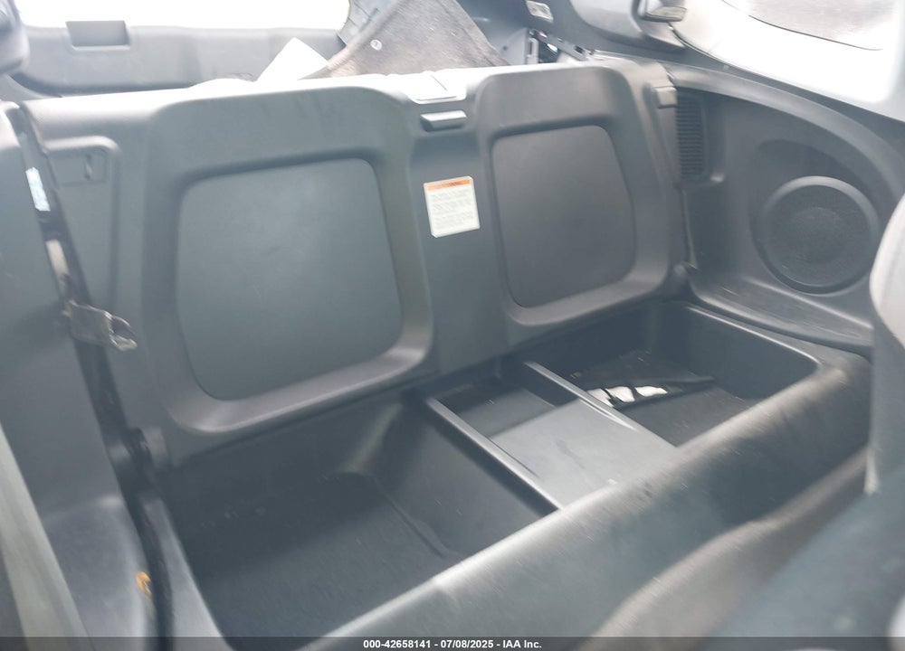 2011 HONDA CR-Z VIN: JHMZF1D65BS008630