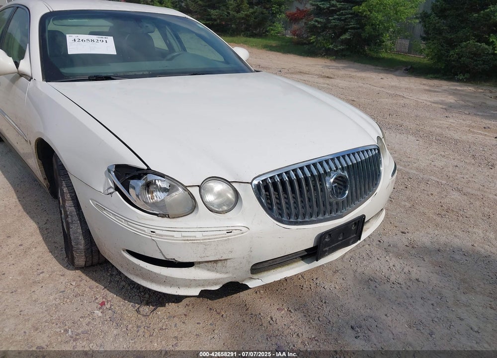 2008 BUICK LACROSSE CX VIN: 2G4WC582581160570