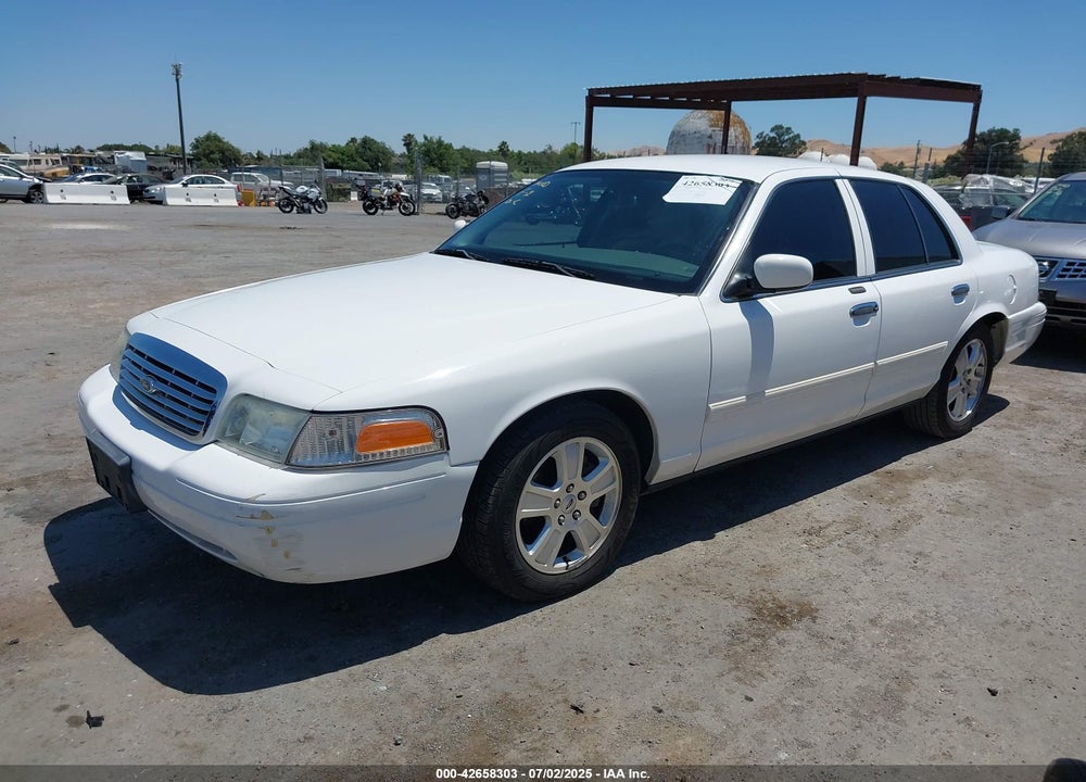 2011 FORD CROWN VICTORIA VIN: 2FABP7EV2BX165933
