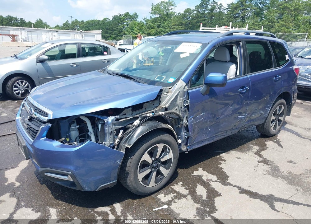 2018 SUBARU FORESTER VIN: JF2SJAGC7JH461308