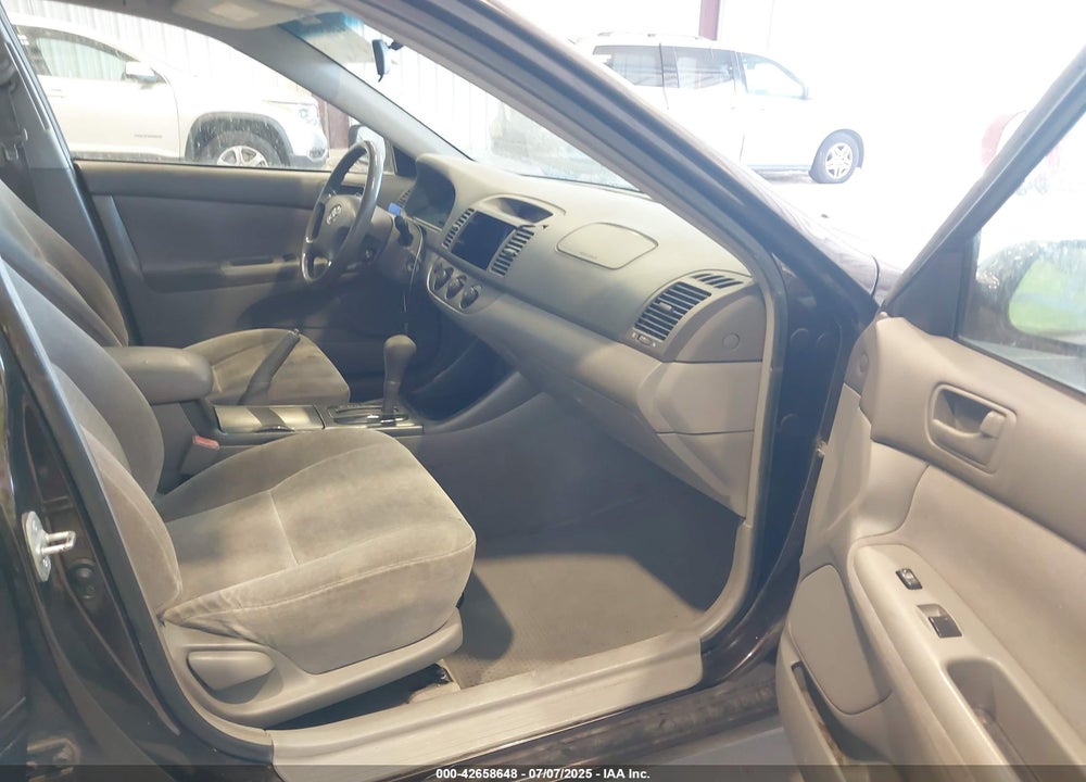 2002 TOYOTA CAMRY LE VIN: JTDBE32K220002684