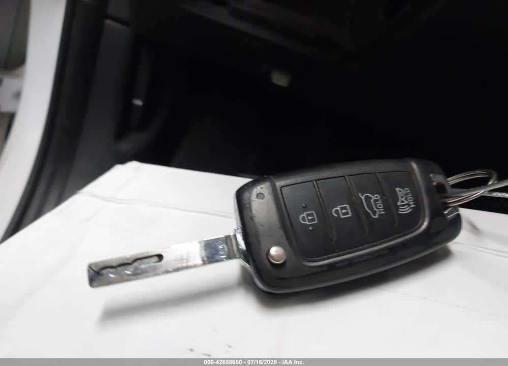 2018 HYUNDAI ELANTRA VIN: KMHH35LE3JU022563