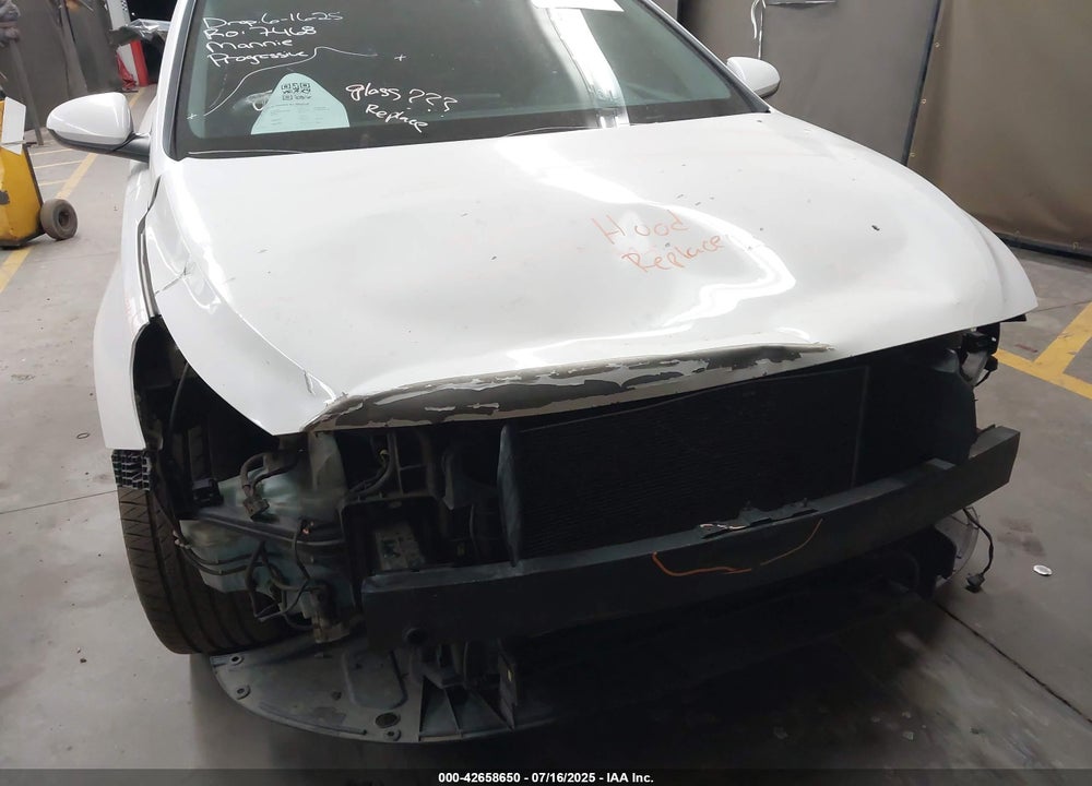 2018 HYUNDAI ELANTRA VIN: KMHH35LE3JU022563