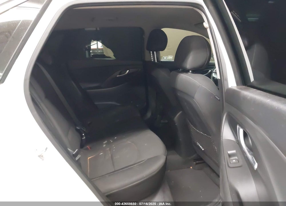 2018 HYUNDAI ELANTRA VIN: KMHH35LE3JU022563