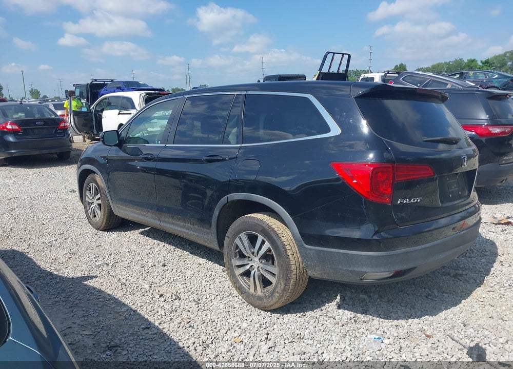 2017 HONDA PILOT VIN: 5FNYF6H50HB083964