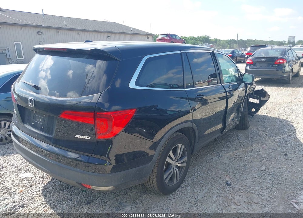 2017 HONDA PILOT VIN: 5FNYF6H50HB083964
