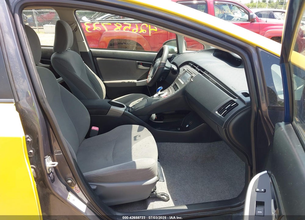 2013 TOYOTA PRIUS VIN: JTDKN3DU0D5575913