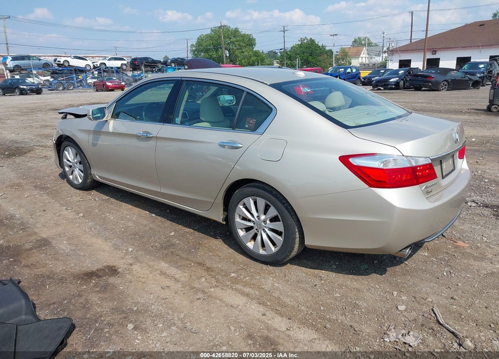 2015 HONDA ACCORD VIN: 1HGCR3F83FA008311