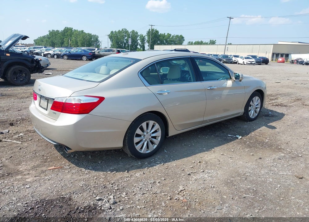 2015 HONDA ACCORD VIN: 1HGCR3F83FA008311