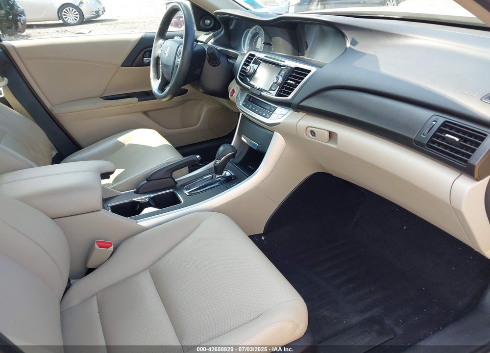 2015 HONDA ACCORD VIN: 1HGCR3F83FA008311