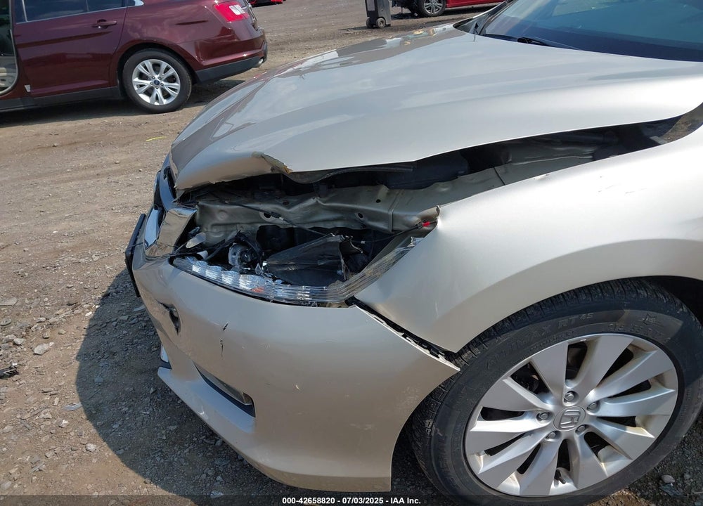 2015 HONDA ACCORD VIN: 1HGCR3F83FA008311